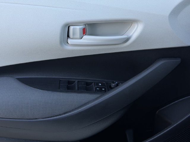 Used 2025 Toyota Corolla LE FWD image 22