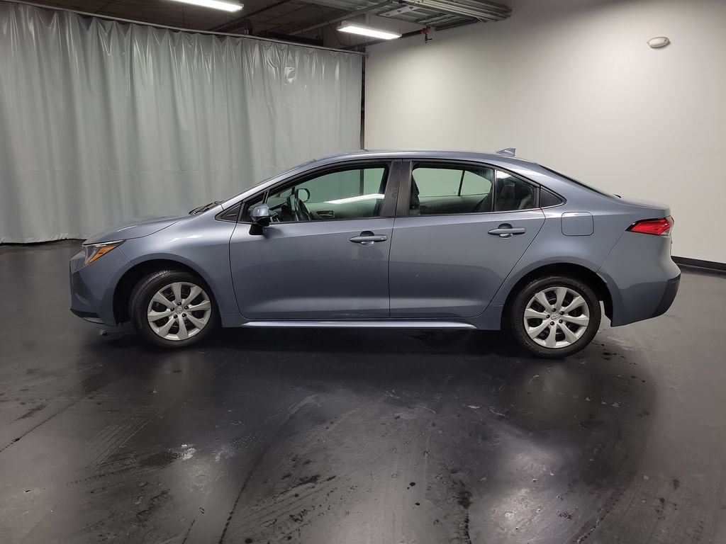 Used 2024 Toyota Corolla LE FWD image 5