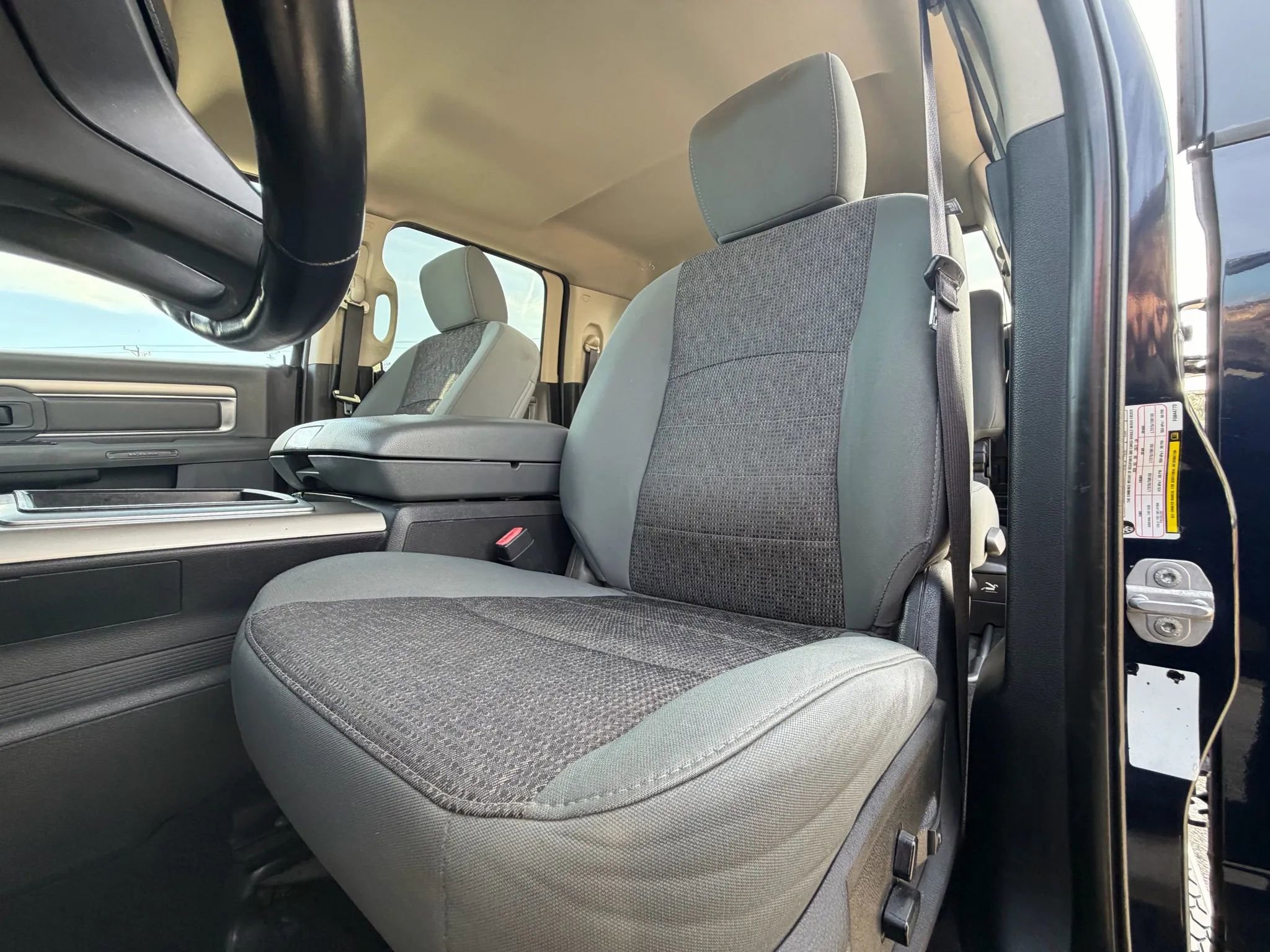 Used 2015 RAM 2500 Big Horn image 26