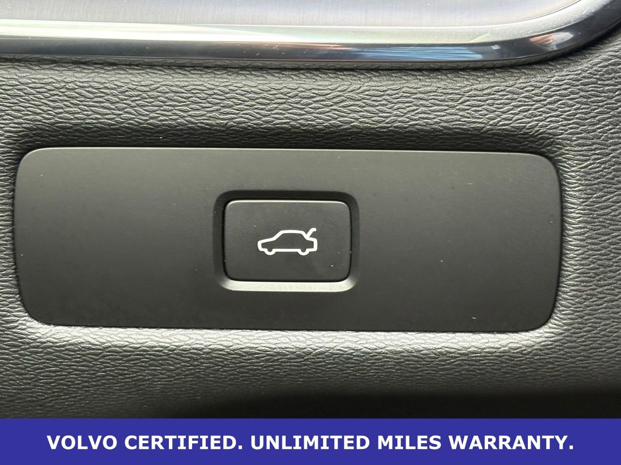 Certified 2025 Volvo XC60 B5 Core AWD/4WD image 20