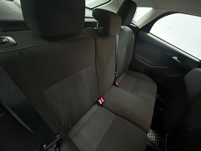 Used 2016 Ford Focus SE w/ SE Power Seat Package image 31