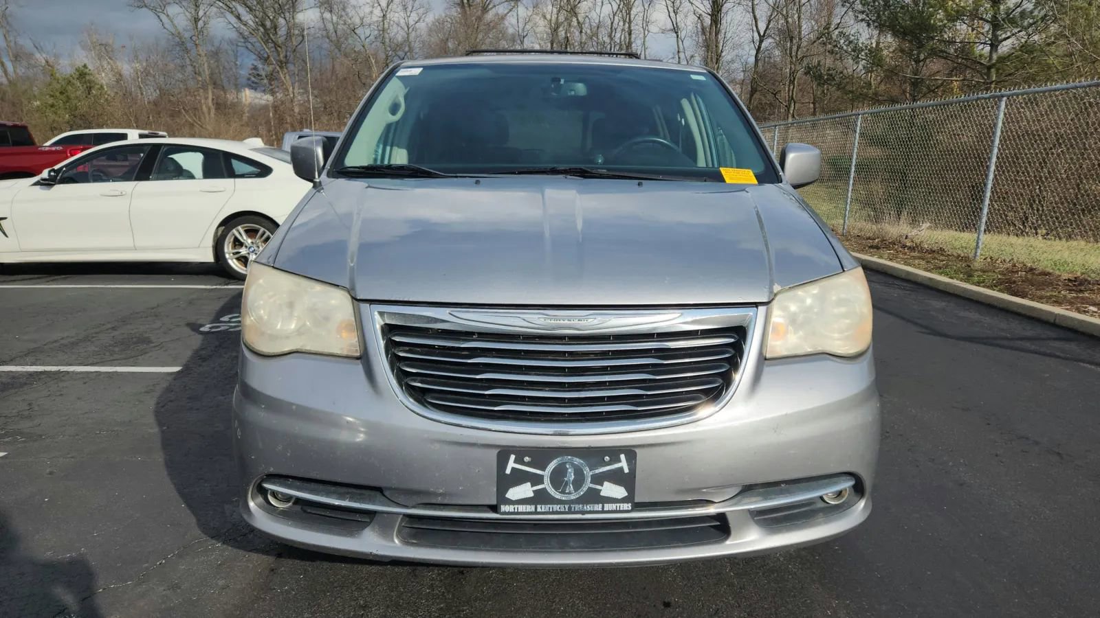 Used 2014 Chrysler Town & Country Touring image 7