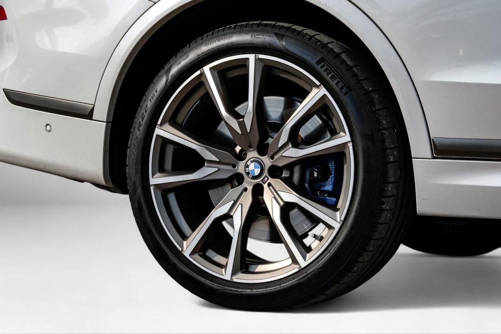 Used 2021 BMW X7 M50i w/ Executive Package image 66