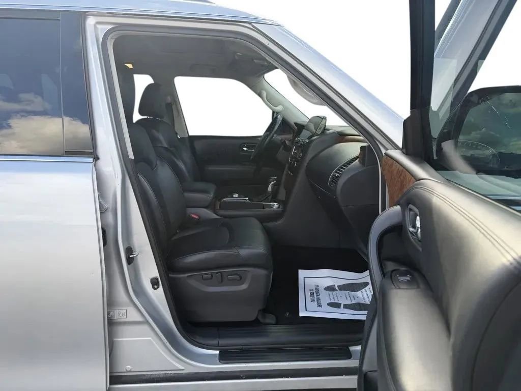 Used 2023 Nissan Armada SL w/ Captain's Chairs Package image 25