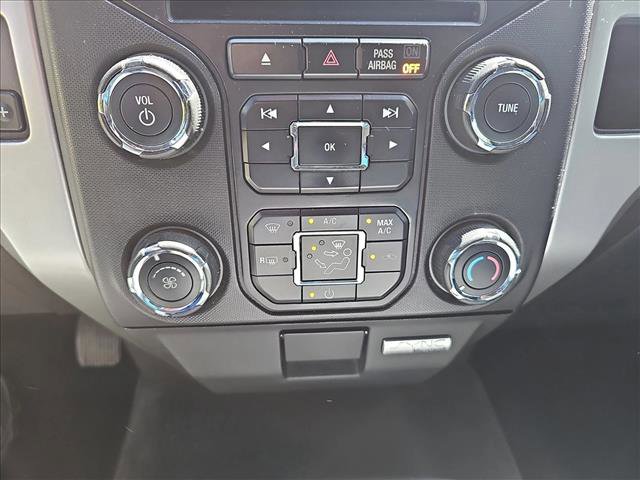 Used 2013 Ford F150 XLT w/ Luxury Equipment Group image 15