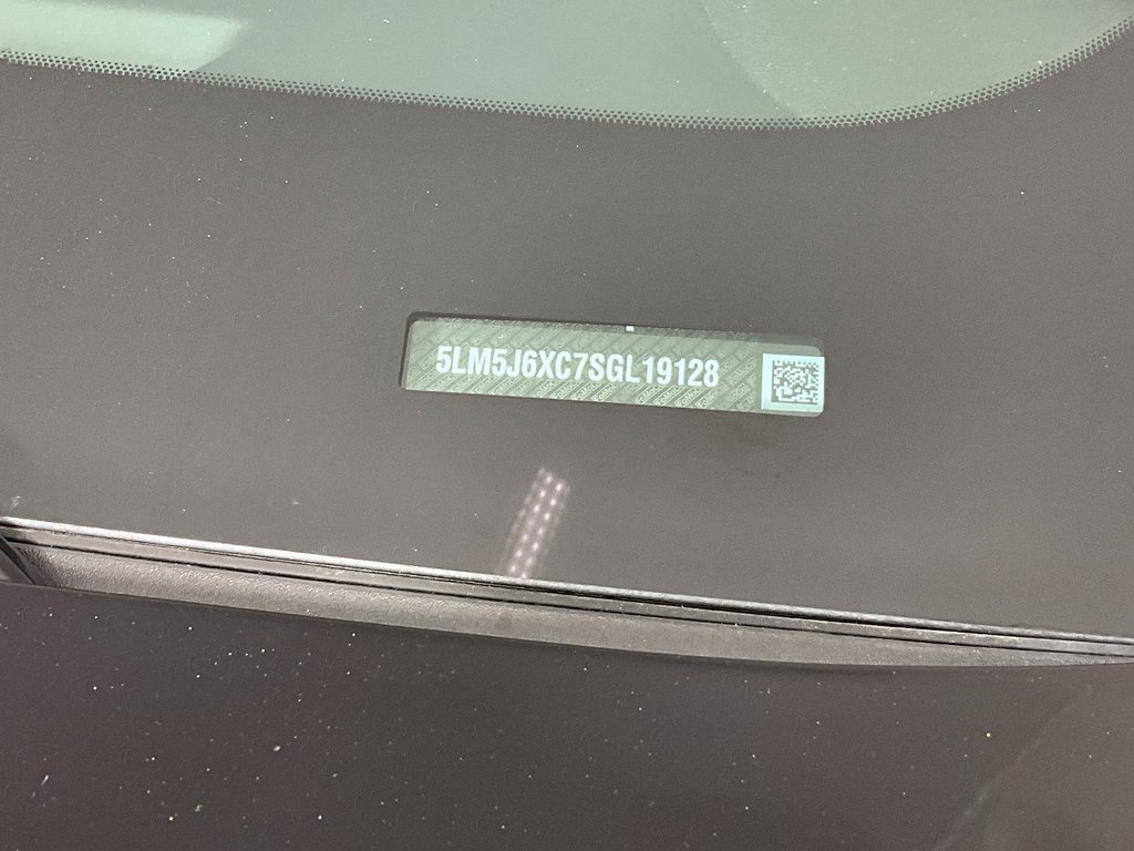 Used 2025 Lincoln Aviator AWD image 31