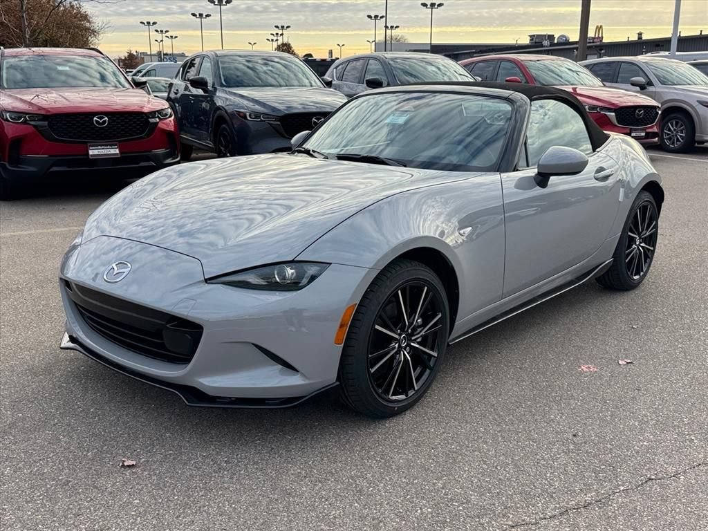 New 2025 MAZDA MX-5 Miata Grand Touring w/ Appearance Package RWD image 2