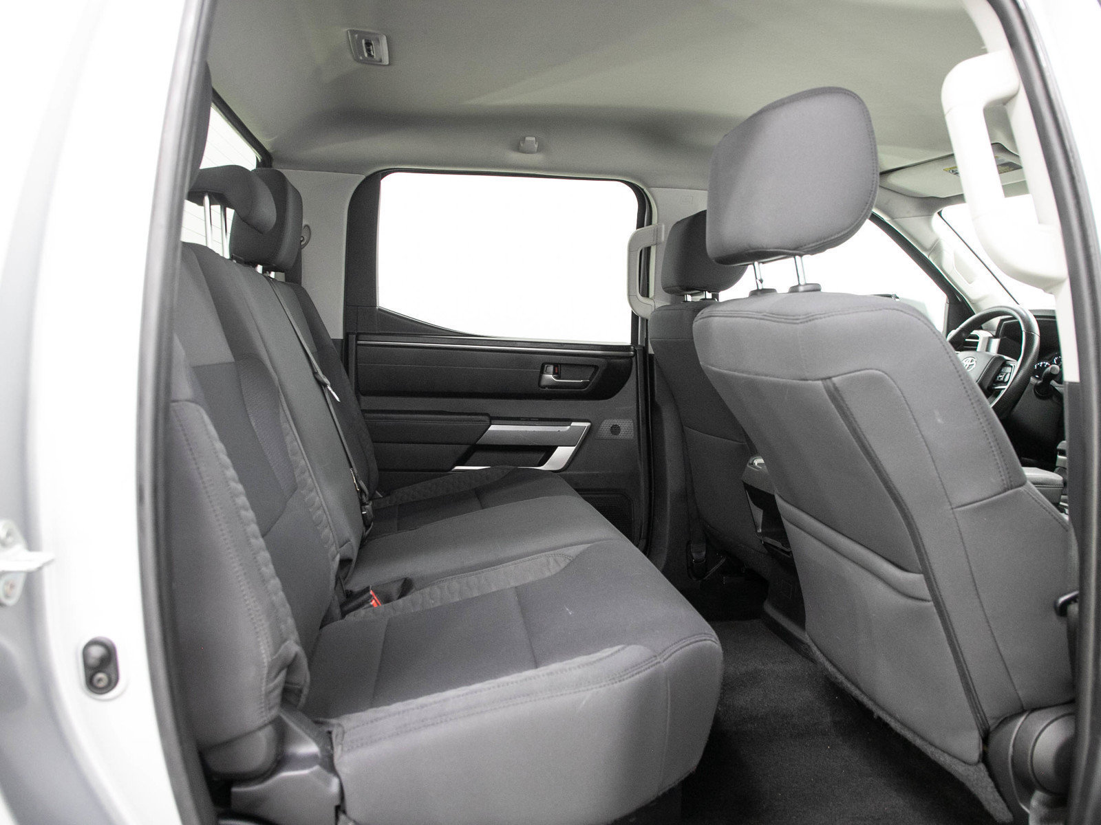 Used 2022 Toyota Tundra SR5 w/ SR5 Convenience Package AWD/4WD image 16