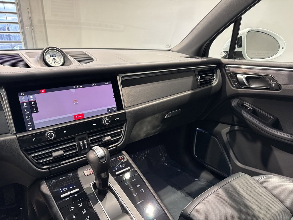 Used 2025 Porsche Macan GTS image 20