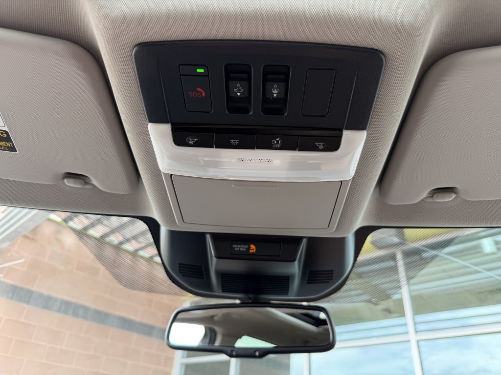 Used 2025 Nissan Rogue Platinum w/ Platinum Premium Package FWD image 27