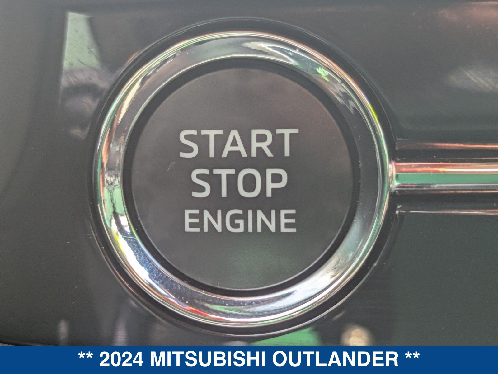 Used 2024 Mitsubishi Outlander SE FWD image 35