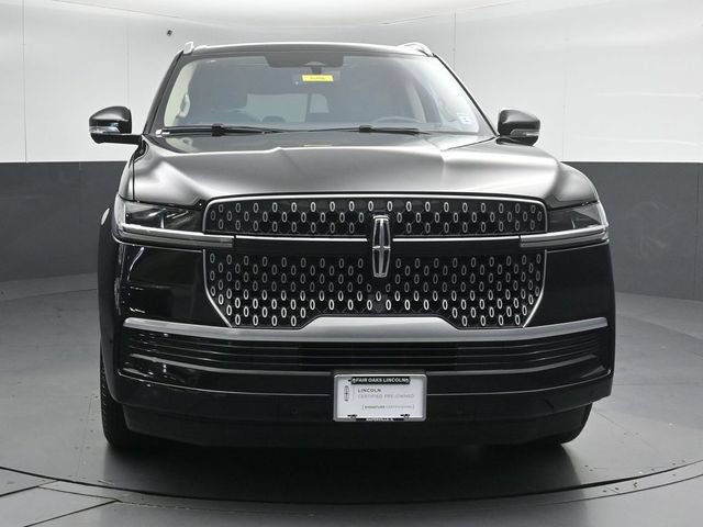 Certified 2025 Lincoln Navigator L Reserve AWD/4WD image 2