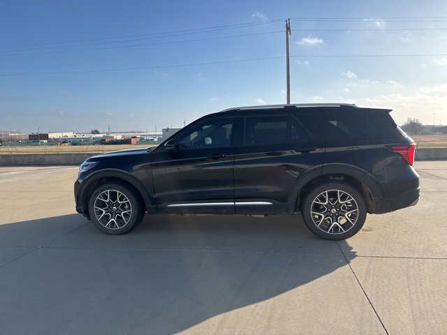 Used 2025 Ford Explorer Platinum w/ Ultimate Package image 8