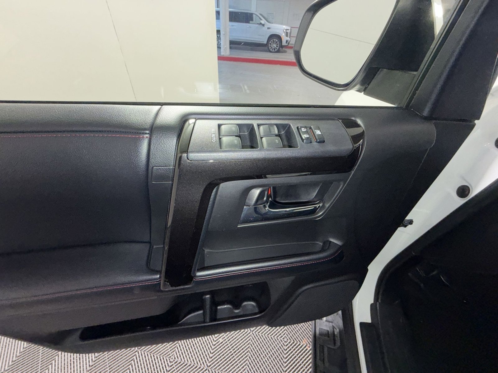 Used 2019 Toyota 4Runner TRD Off-Road image 15