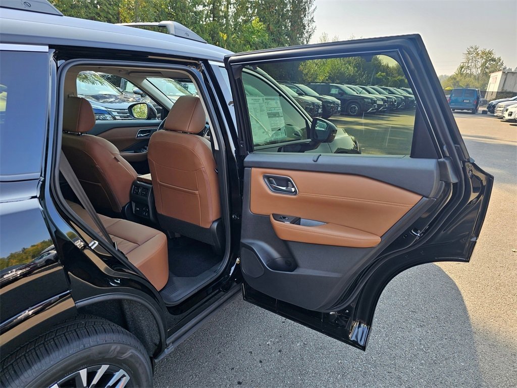 New 2026 Nissan Rogue Platinum image 25