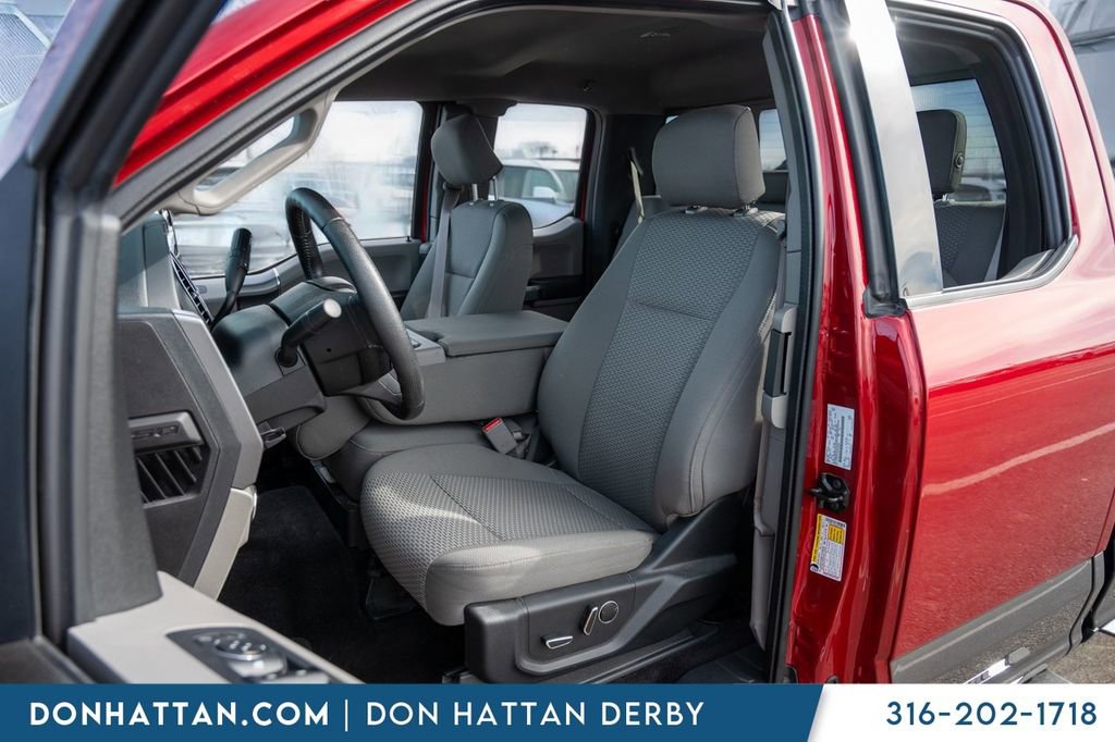 Used 2016 Ford F150 XLT w/ Equipment Group 302A Luxury image 4