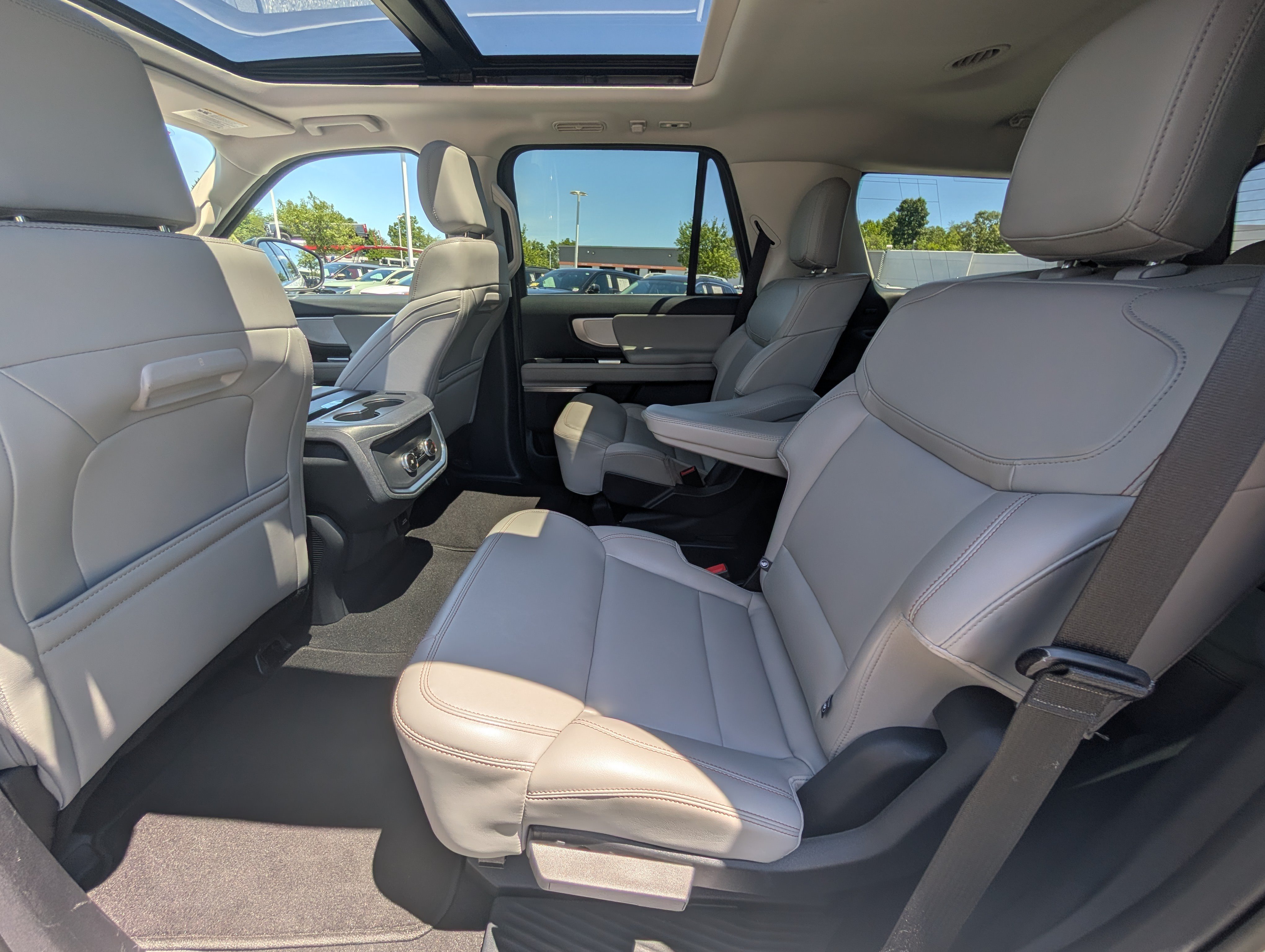 Certified 2025 Ford Expedition Active AWD/4WD image 17
