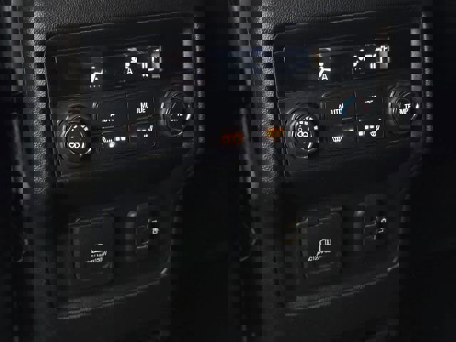 Used 2019 GMC Acadia SLT w/ LPO, Floor Liner Package image 37