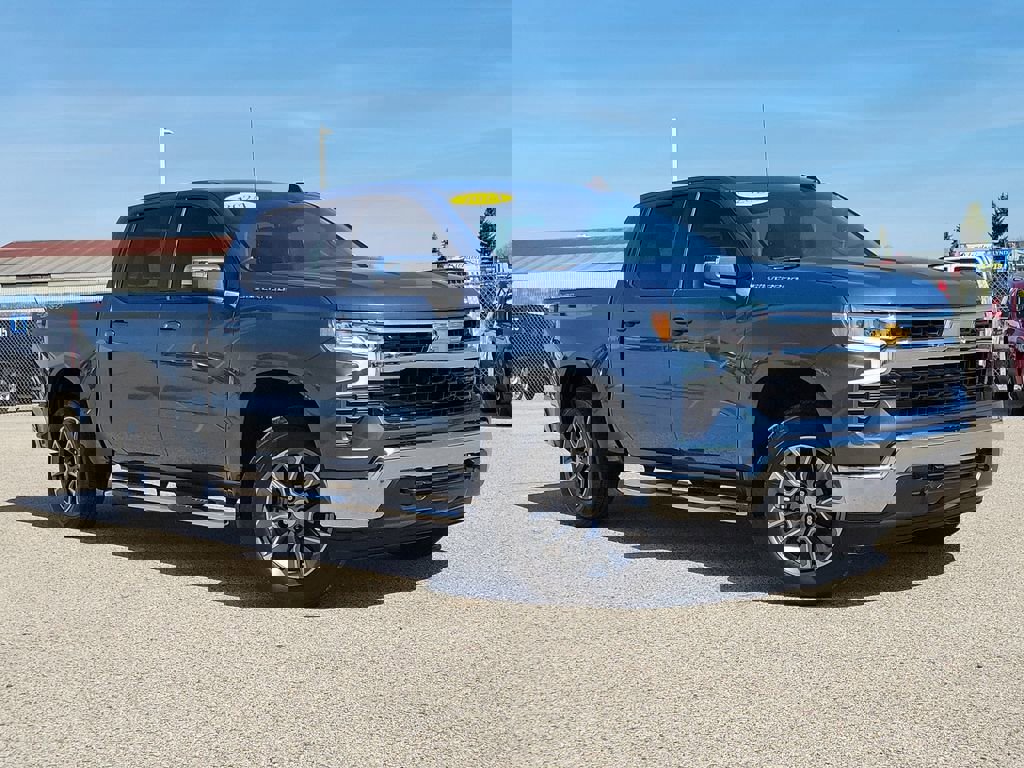 Used 2024 Chevrolet Silverado 1500 LT image 1