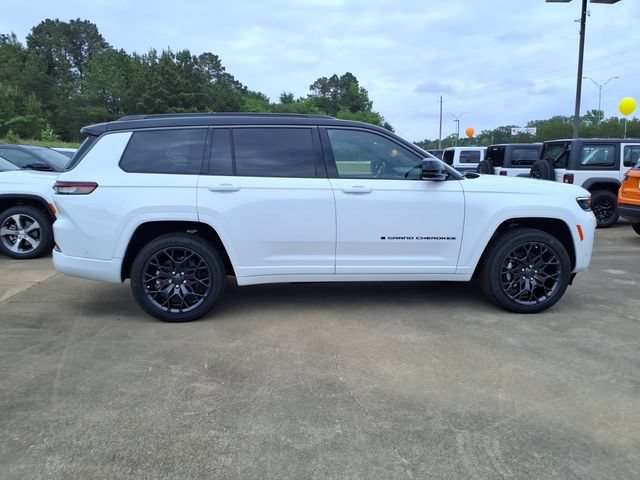 New 2026 Jeep Grand Cherokee L Summit AWD/4WD image 2