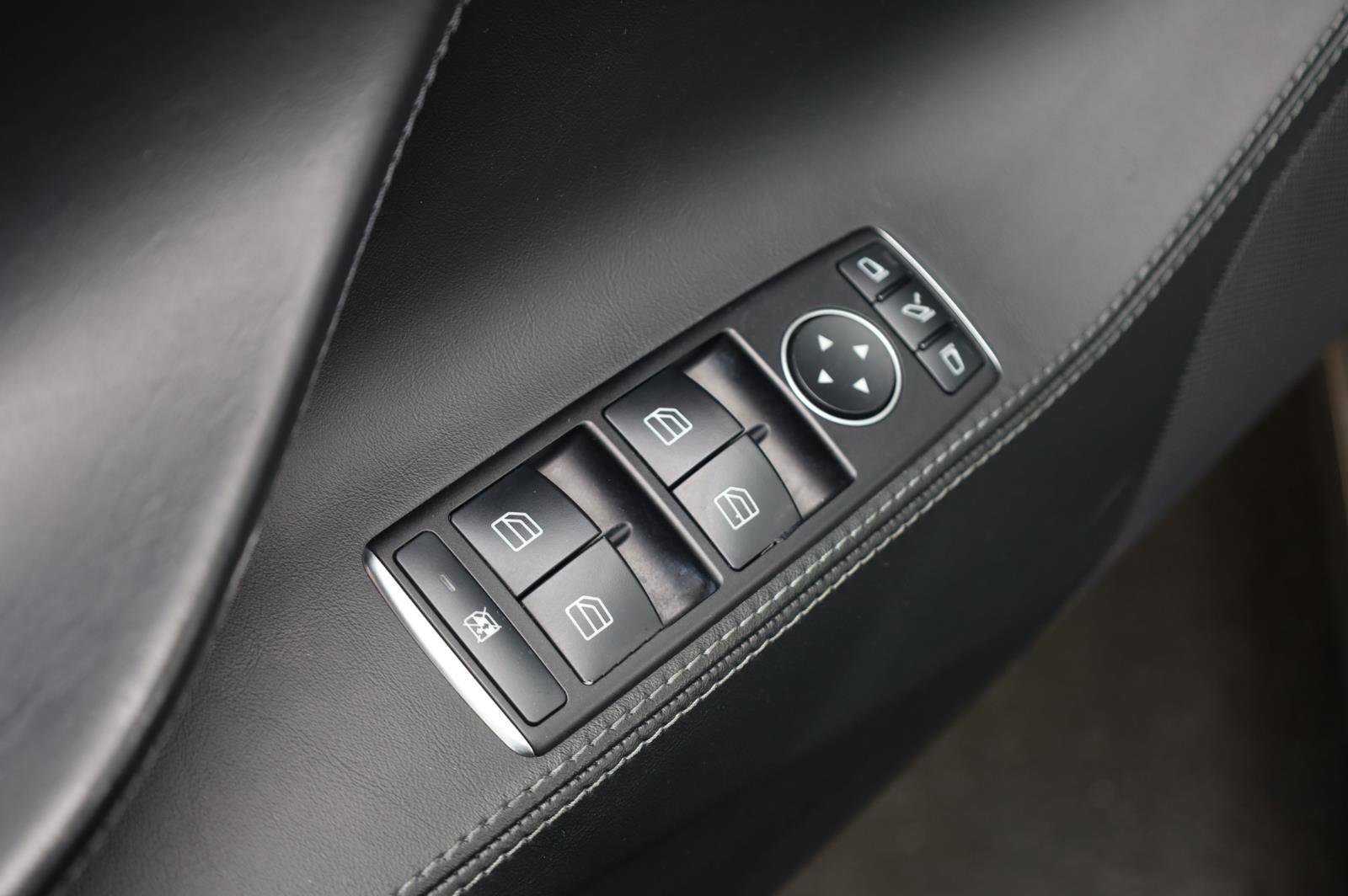 Used 2016 Tesla Model S 90D AWD/4WD image 36
