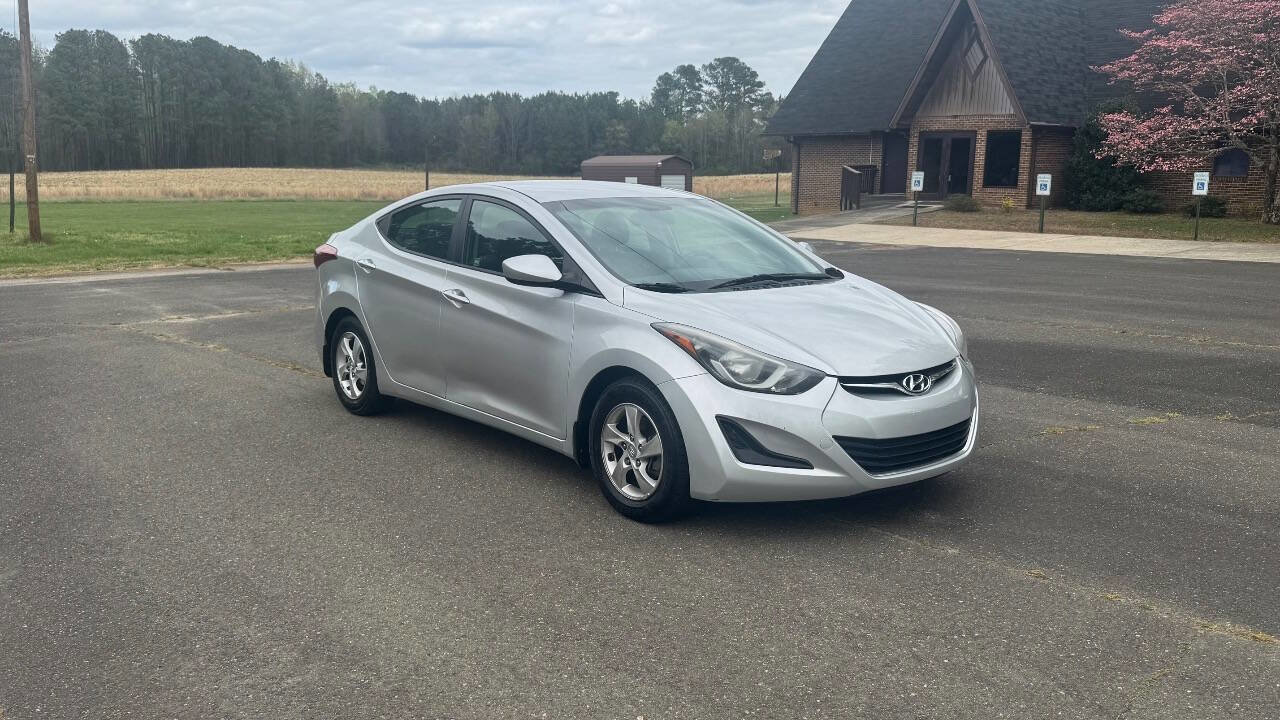 Used 2015 Hyundai Elantra SE FWD image 2