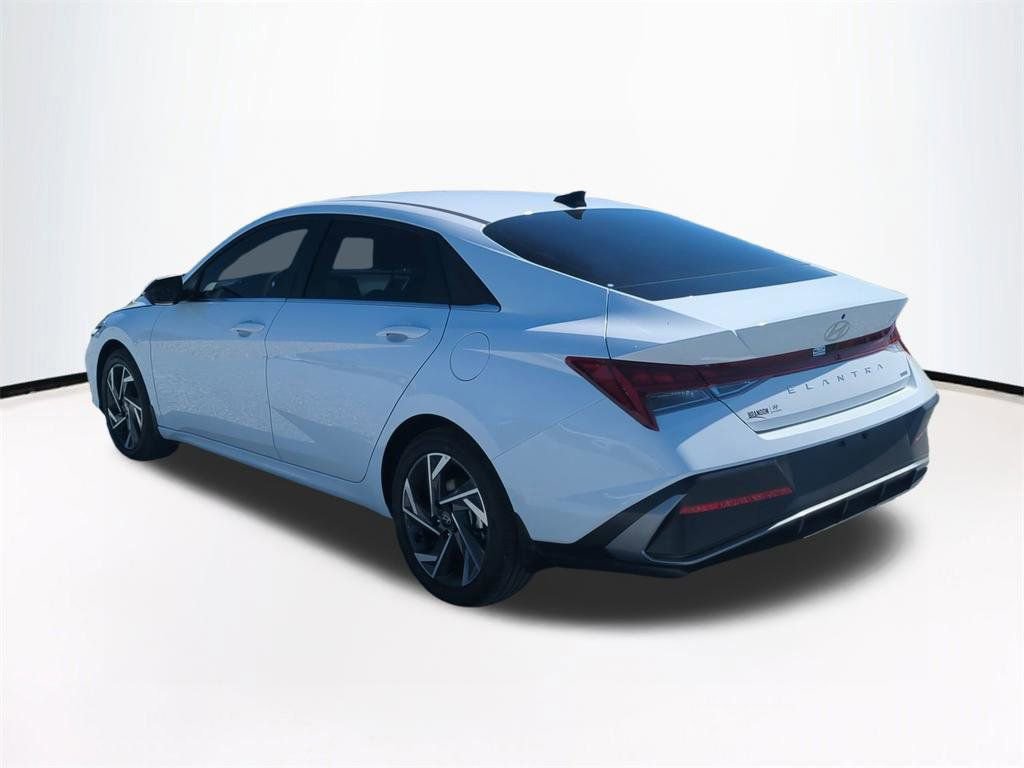 New 2026 Hyundai Elantra Limited image 7