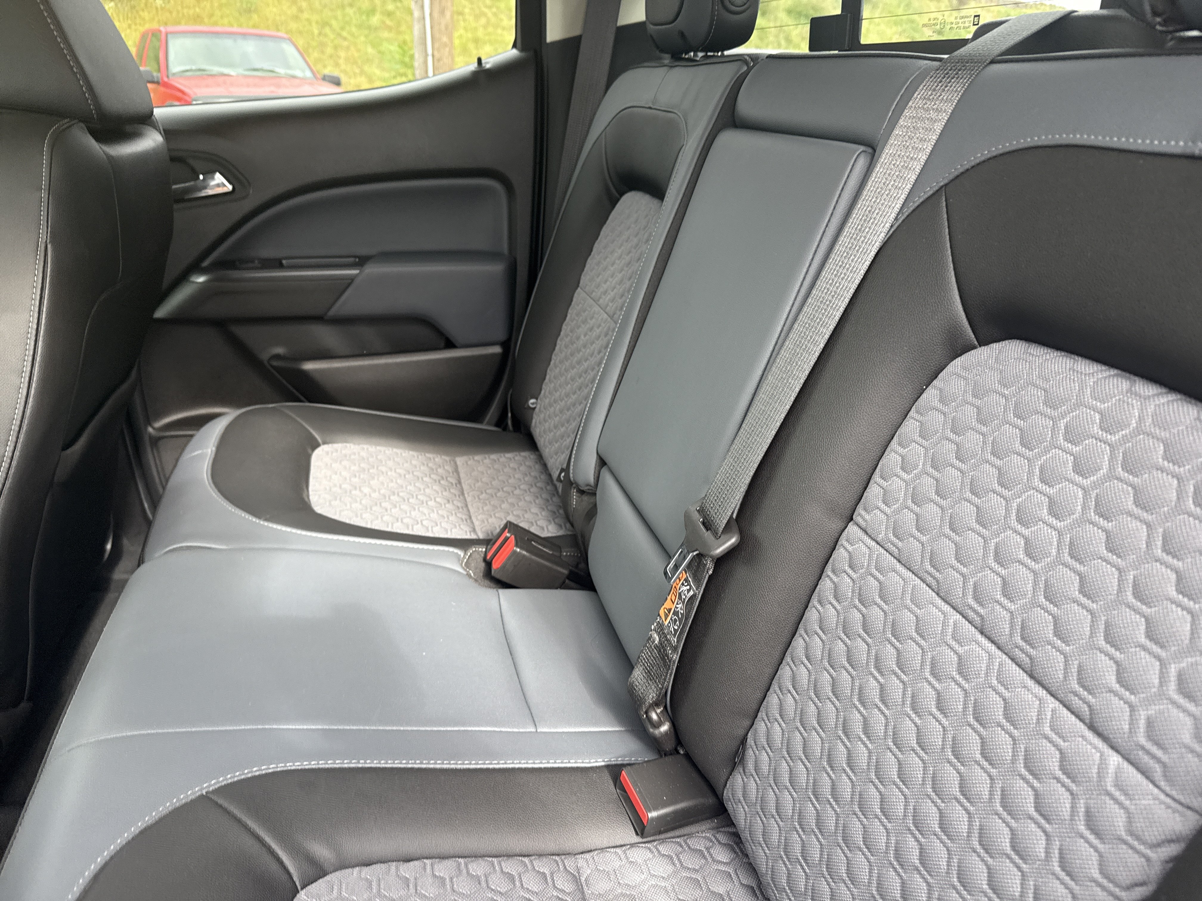 Used 2019 Chevrolet Colorado Z71 AWD/4WD image 13