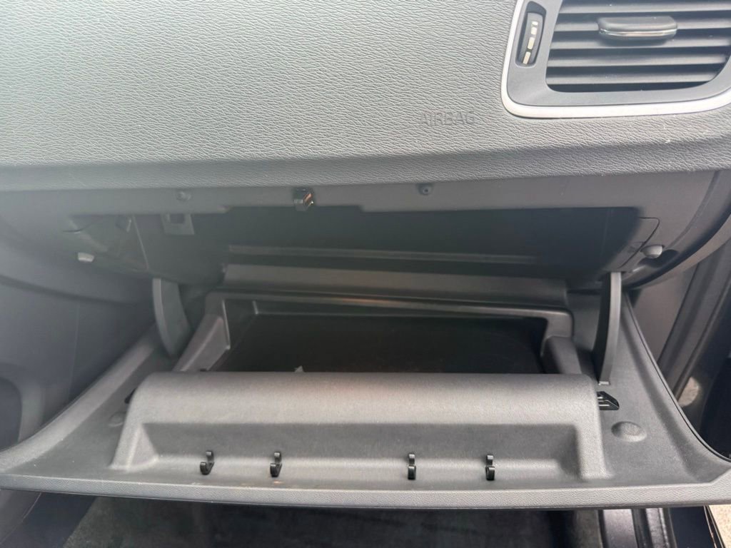 Used 2016 Volvo V60 T5 Premier w/ Convenience Package image 21