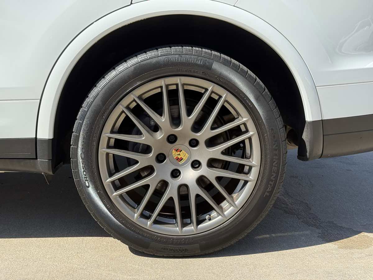 Used 2018 Porsche Cayenne Platinum Edition image 73