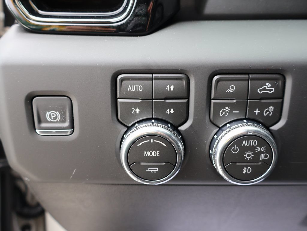 New 2026 GMC Sierra 1500 AT4 w/ AT4 Premium Package AWD/4WD image 13