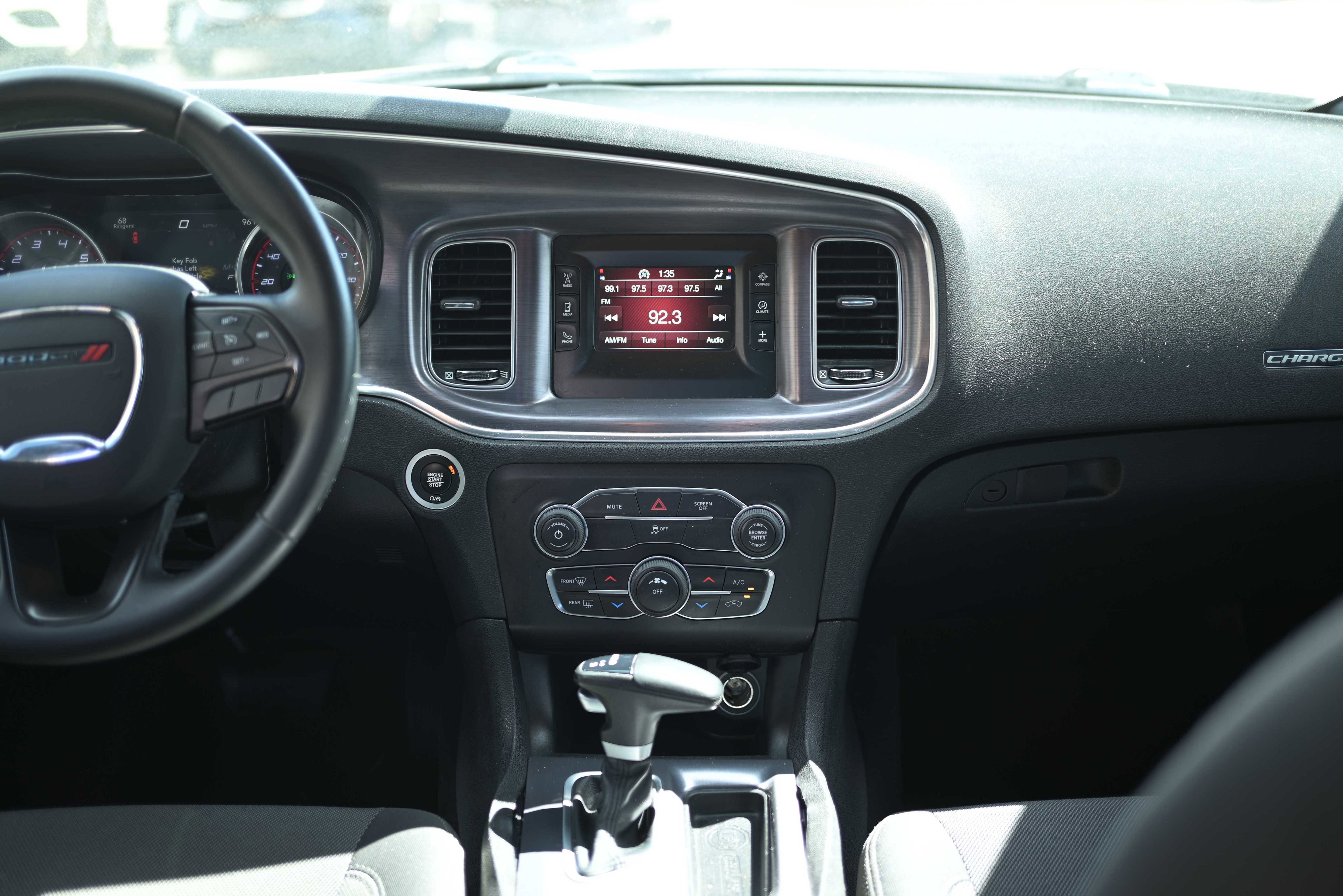 Used 2017 Dodge Charger SE image 9