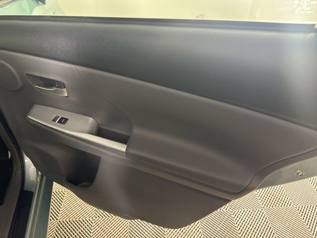 Used 2014 Toyota Prius V Five image 15