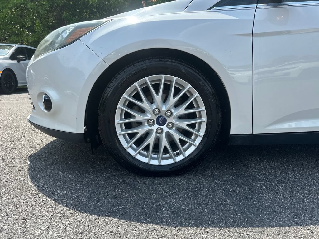 Used 2014 Ford Focus Titanium FWD image 24