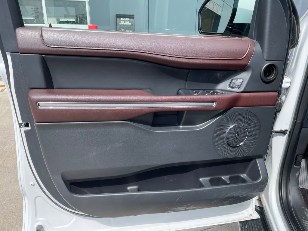 Used 2023 Ford Expedition Limited AWD/4WD image 10