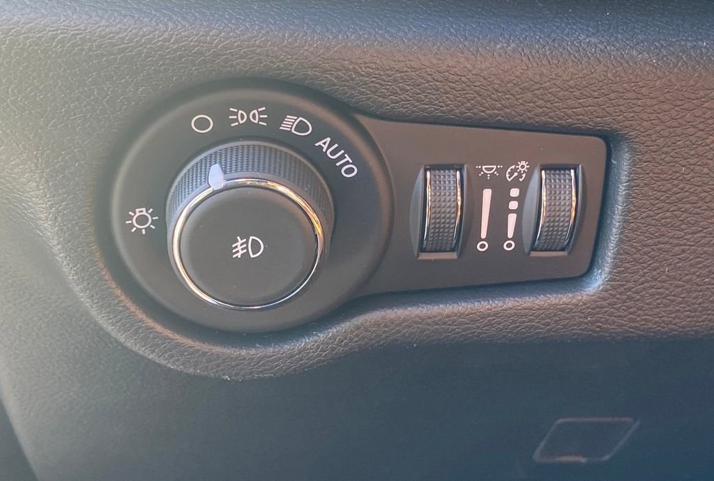 New 2026 Chrysler Pacifica Pinnacle image 15