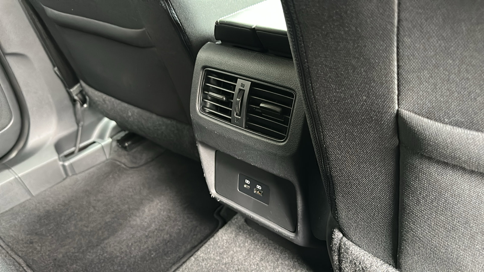 Certified 2022 Nissan Rogue SV image 24