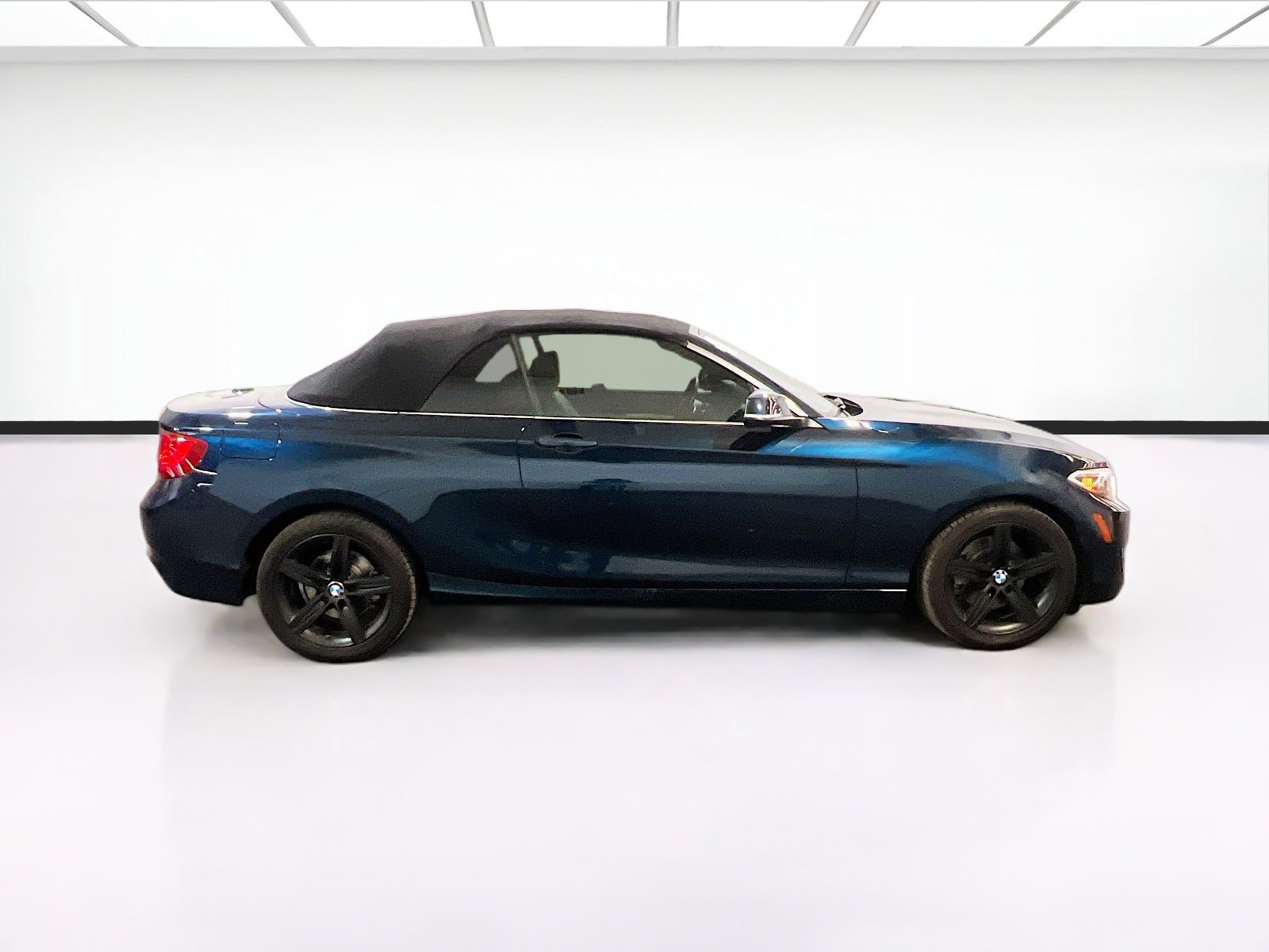 Used 2017 BMW 230i Convertible RWD image 22