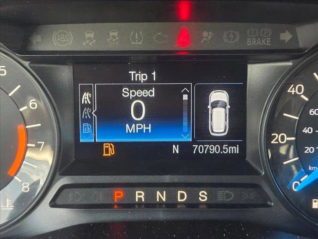 Used 2017 Ford Explorer XLT image 11