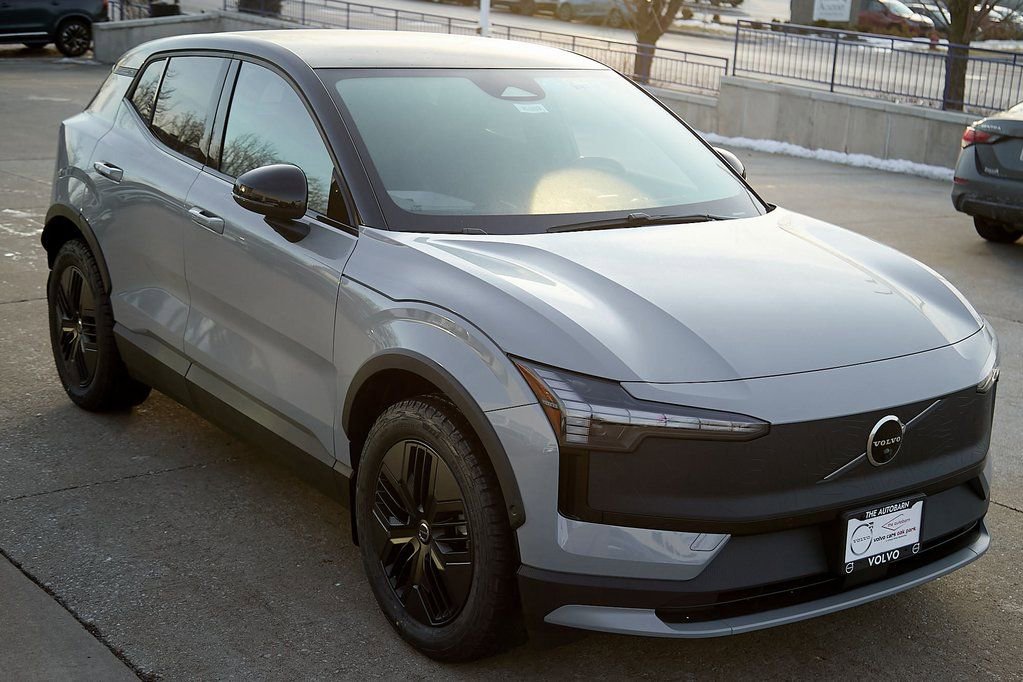 New 2026 Volvo EX30 Cross Country Ultra w/ Protection Package Premier image 4