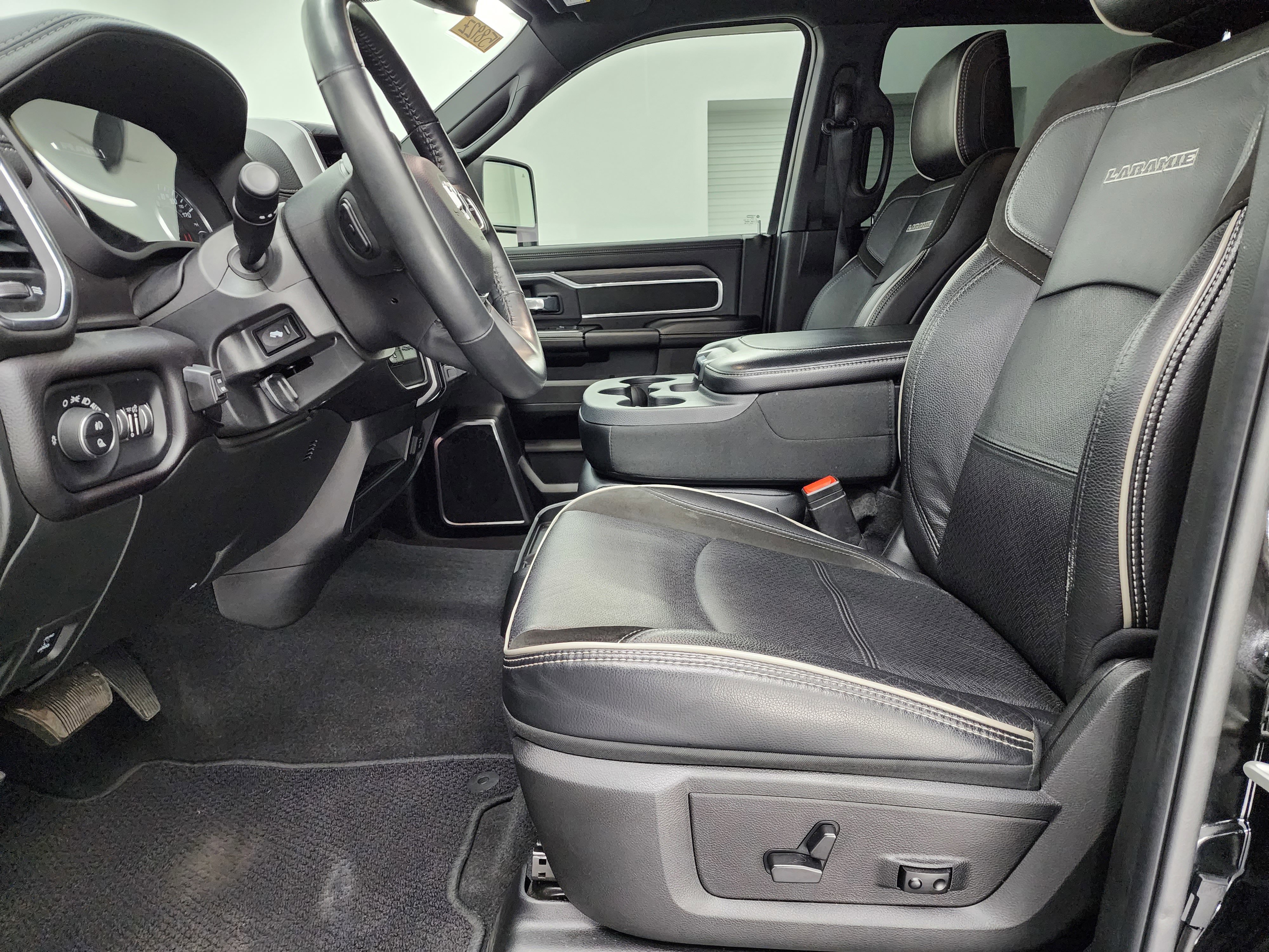 Used 2023 RAM 3500 Laramie image 8