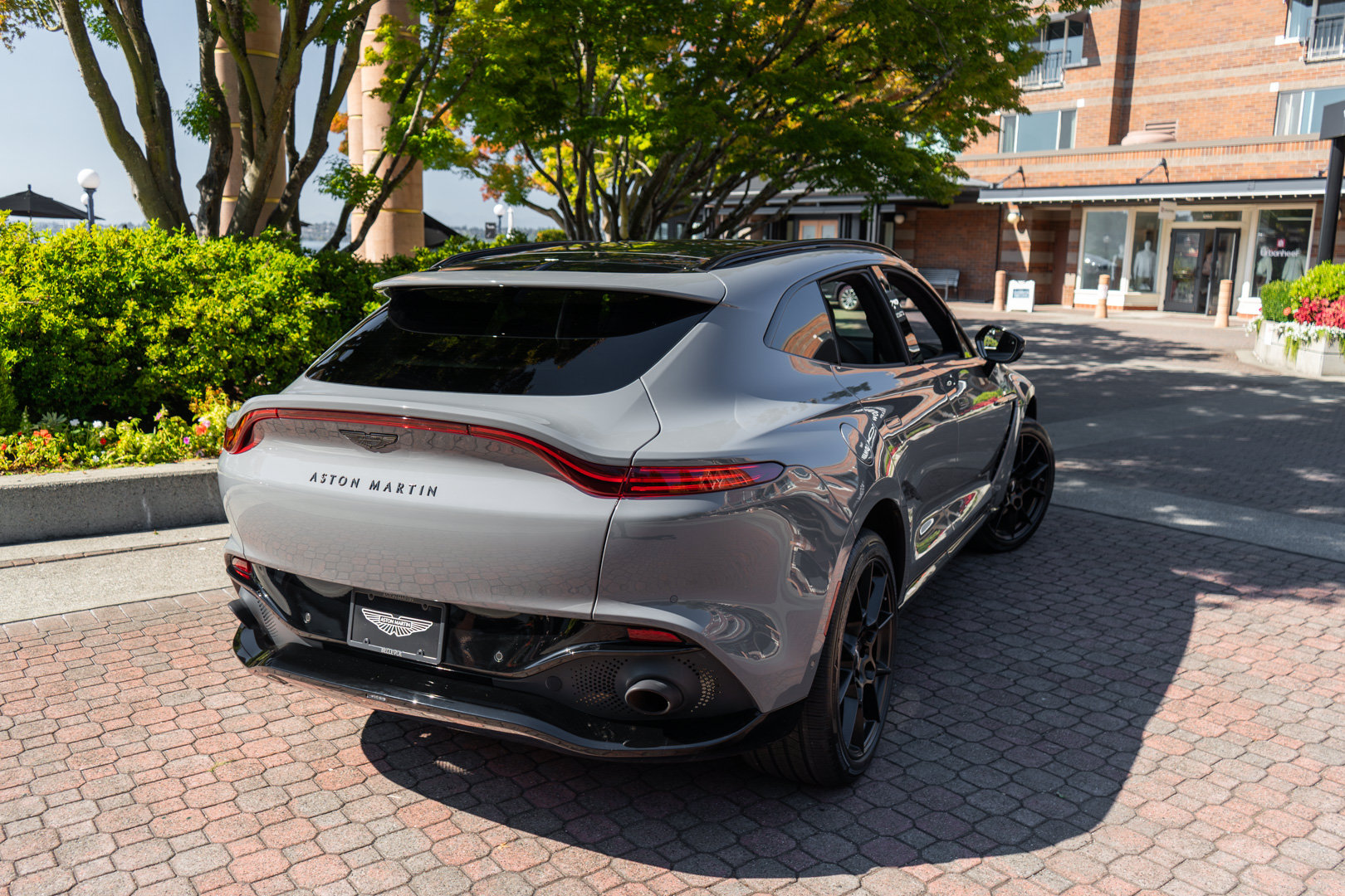 Used 2022 Aston Martin DBX AWD/4WD image 48