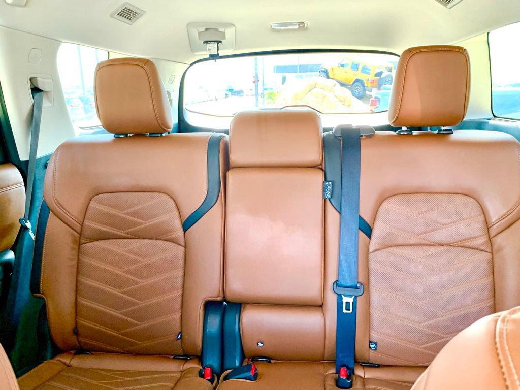 Used 2023 Nissan Pathfinder Platinum w/ Cargo Package FWD image 19
