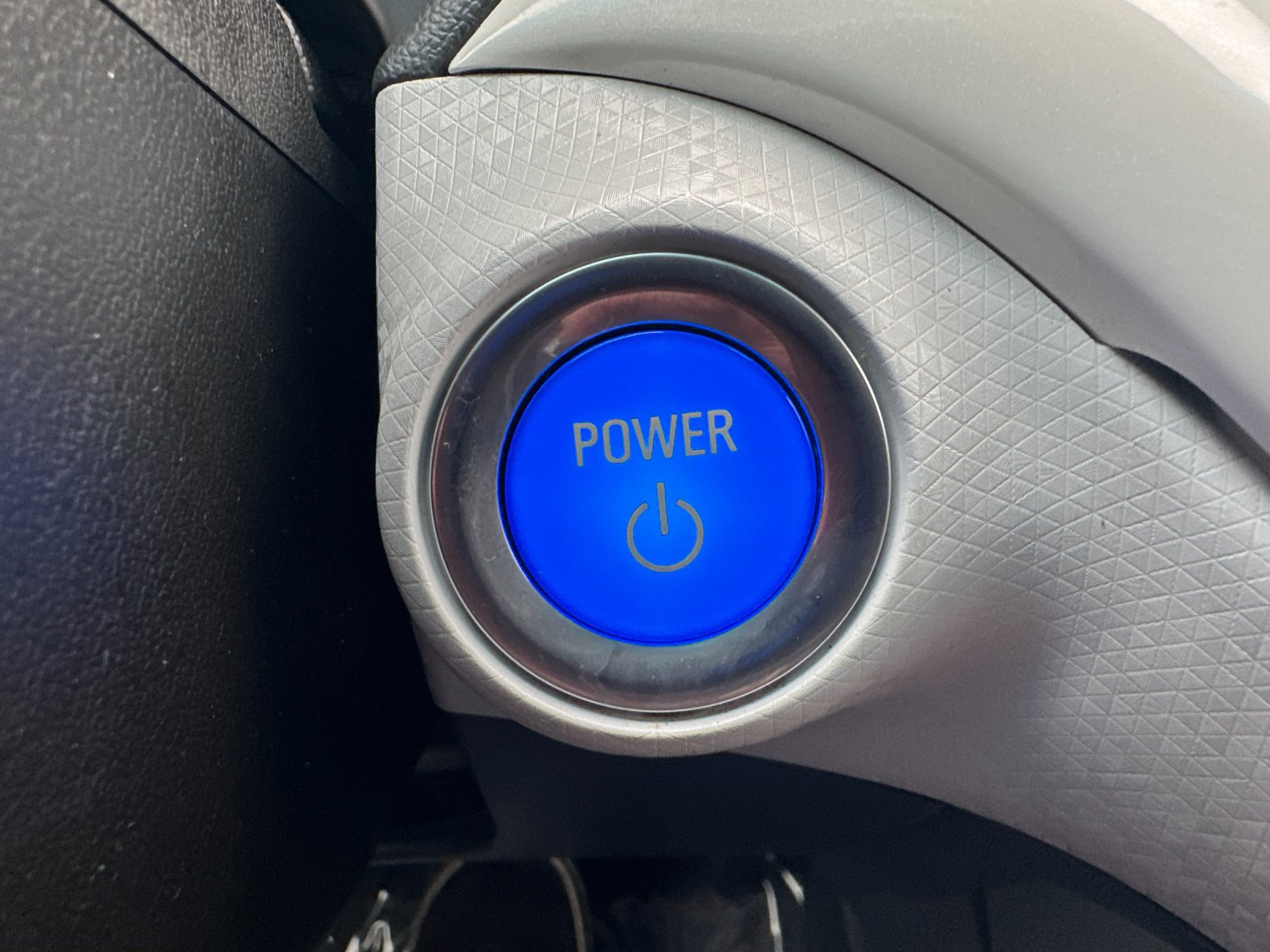 Used 2019 Chevrolet Bolt Premier w/ Infotainment Package image 22