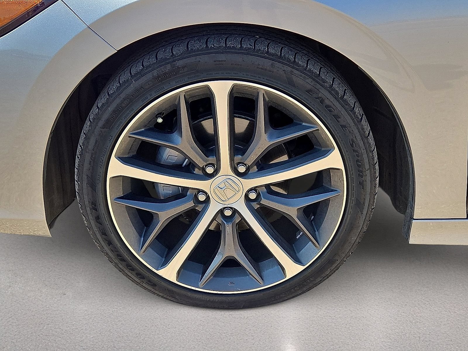 Used 2023 Honda Civic Touring image 10