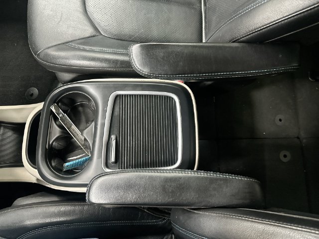 Used 2021 Chrysler Pacifica Touring-L FWD image 29