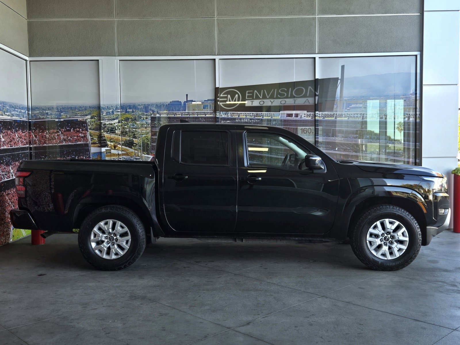 Used 2022 Nissan Frontier SV image 4