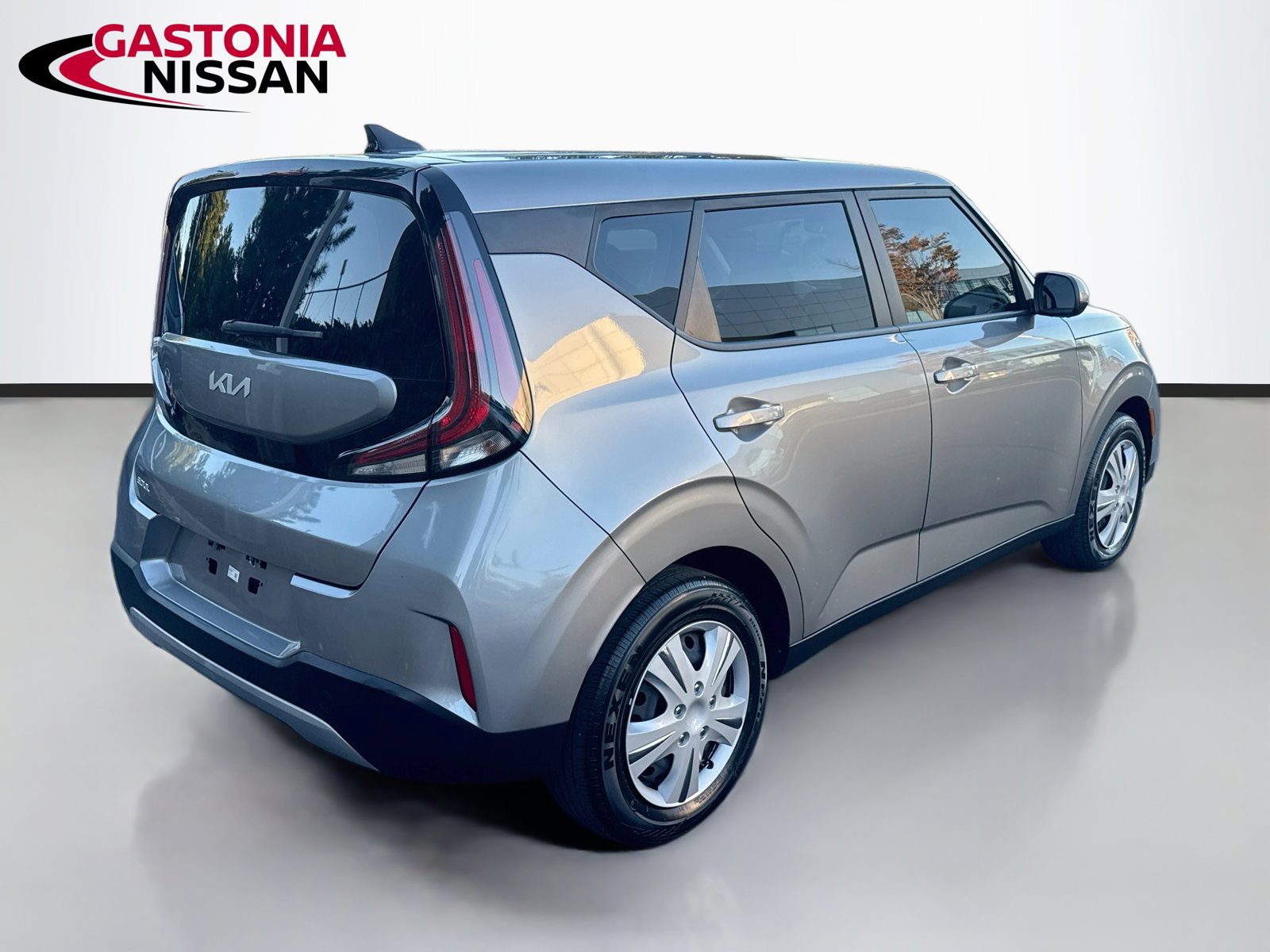 Used 2023 Kia Soul LX FWD image 9