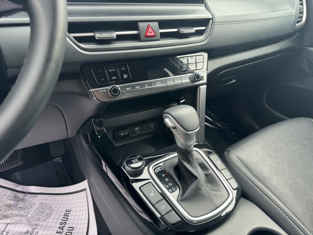 Used 2024 Kia Seltos EX image 11