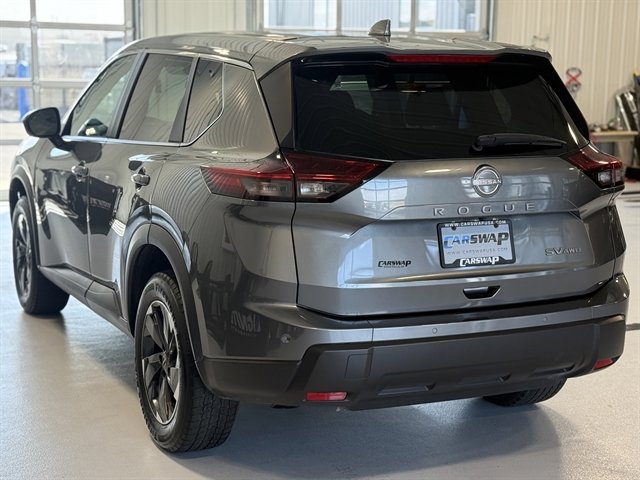 Used 2024 Nissan Rogue SV image 5